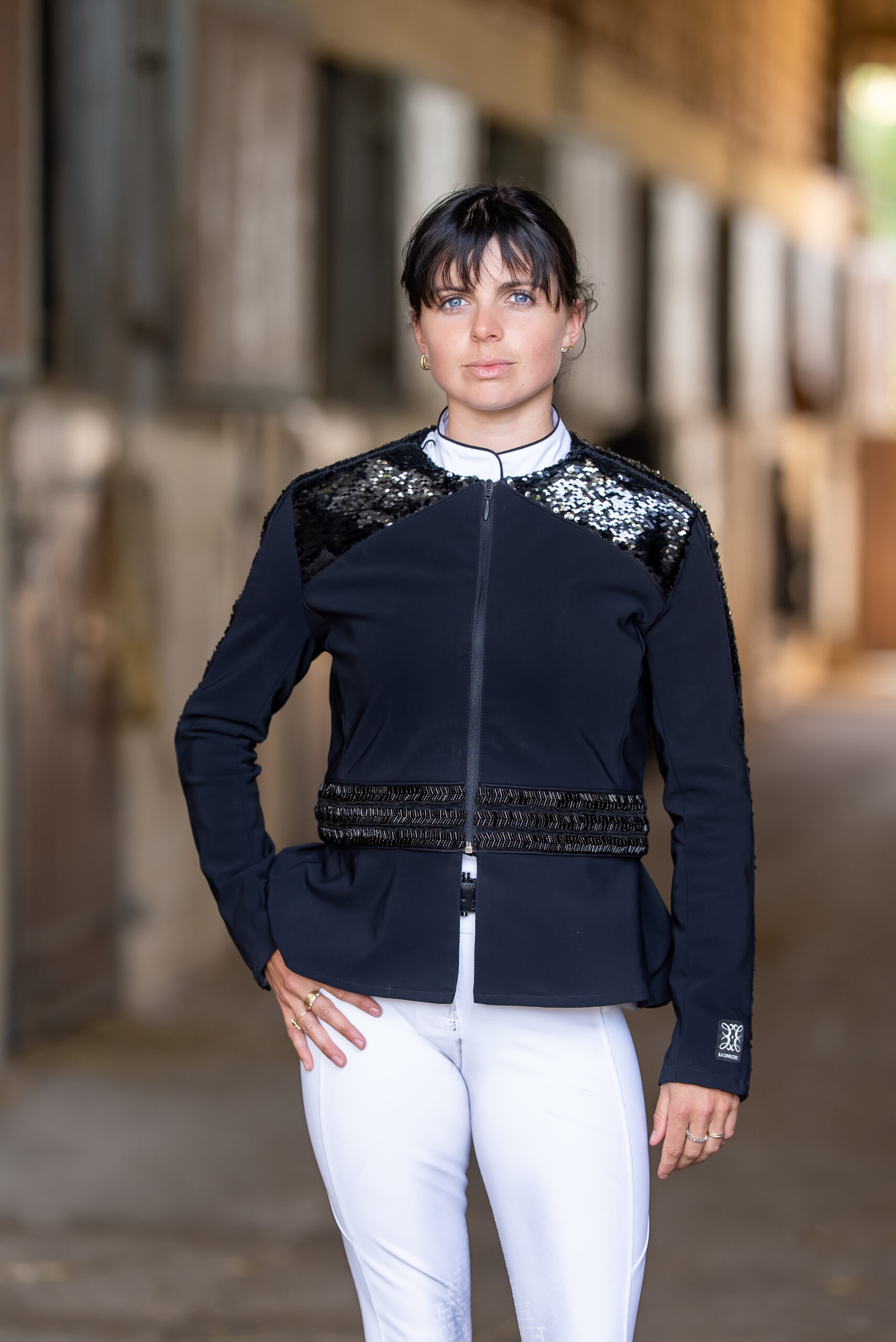Veste en cuir noir clouté dos parmenture amovible Femme